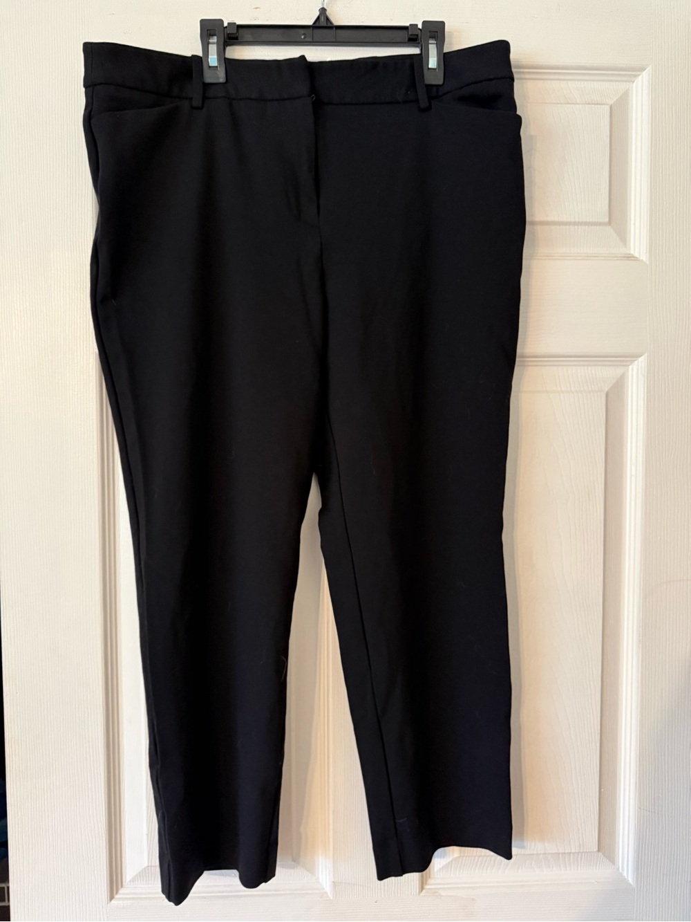 Liz Claiborne Black Cropped Ponte Pants